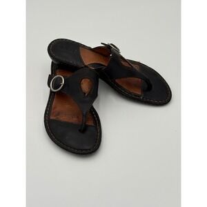 Born Womens Sandals  Size 7/38 Black Leather Thong Buckle Strap W31185